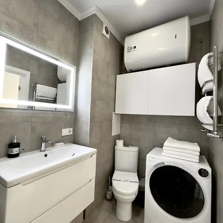 бригадная 4 Apartment *