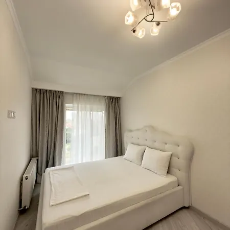 бригадная 4 Apartment