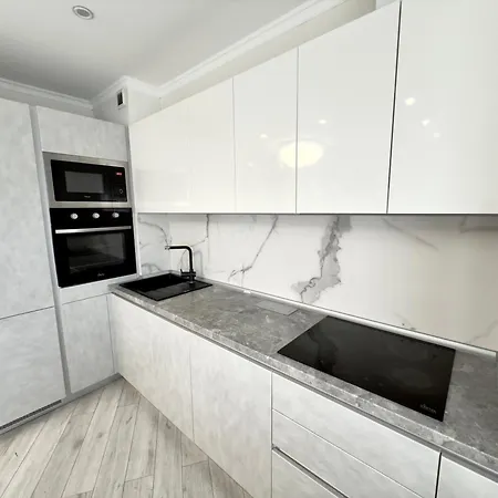 бригадная 4 Apartment *
